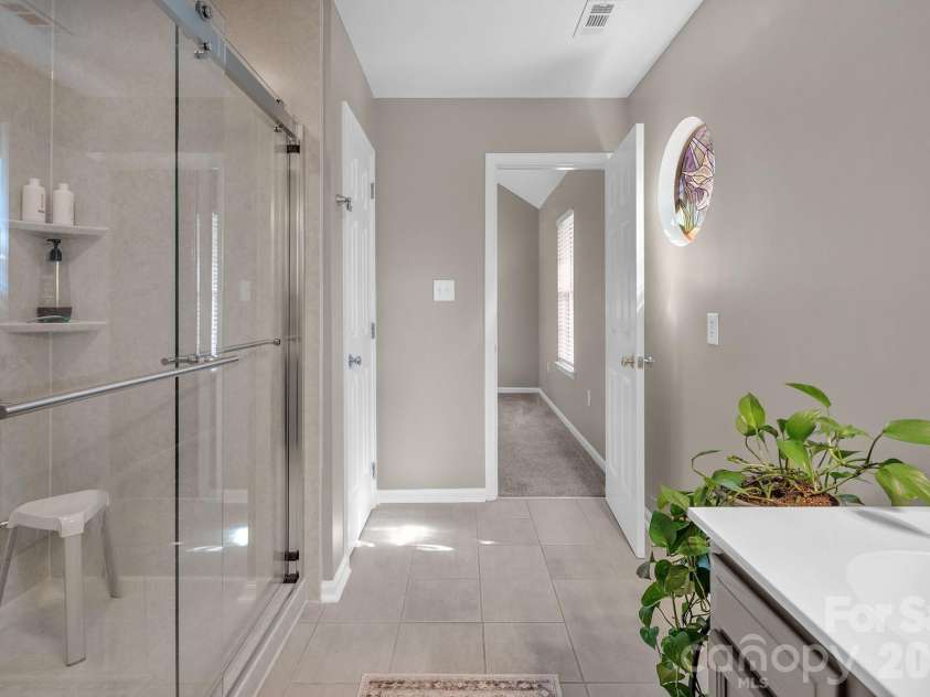 10311 Suffield Court, Charlotte, NC 28269.  MLS# CAR4375671, YatesRealty ID 17757. 