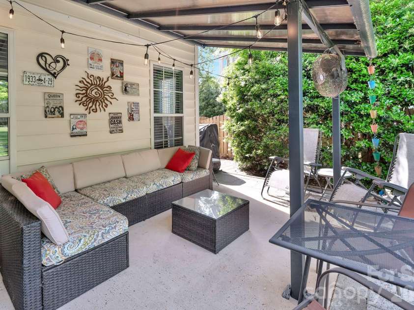 10311 Suffield Court, Charlotte, NC 28269.  MLS# CAR4375671, YatesRealty ID 17757. 