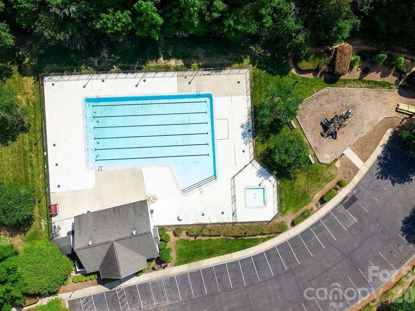 10311 Suffield Court, Charlotte, NC 28269.  MLS# CAR4375671, YatesRealty ID 17757. 