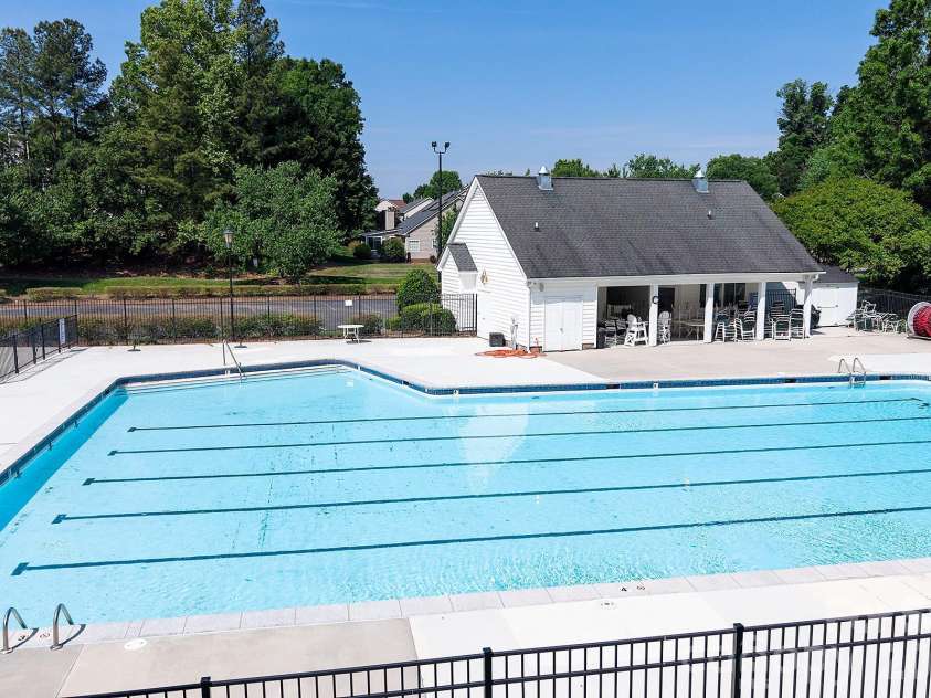 10311 Suffield Court, Charlotte, NC 28269.  MLS# CAR4375671, YatesRealty ID 17757. Community Pool