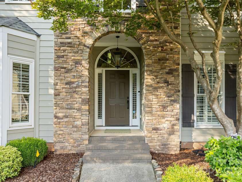 10927 Thornhill Club Drive, Charlotte, NC 28277.  MLS# CAR4266610, YatesRealty ID 17758. 