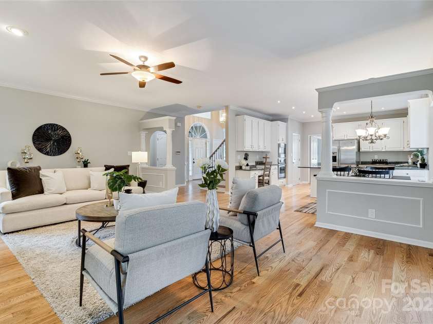 10927 Thornhill Club Drive, Charlotte, NC 28277.  MLS# CAR4266610, YatesRealty ID 17758. 