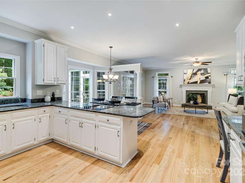 10927 Thornhill Club Drive, Charlotte, NC 28277.  MLS# CAR4266610, YatesRealty ID 17758. 