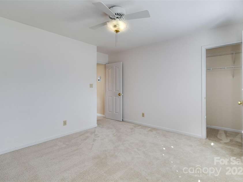 10927 Thornhill Club Drive, Charlotte, NC 28277.  MLS# CAR4266610, YatesRealty ID 17758. 