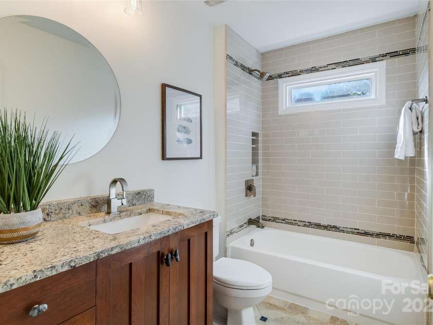 10927 Thornhill Club Drive, Charlotte, NC 28277.  MLS# CAR4266610, YatesRealty ID 17758. 