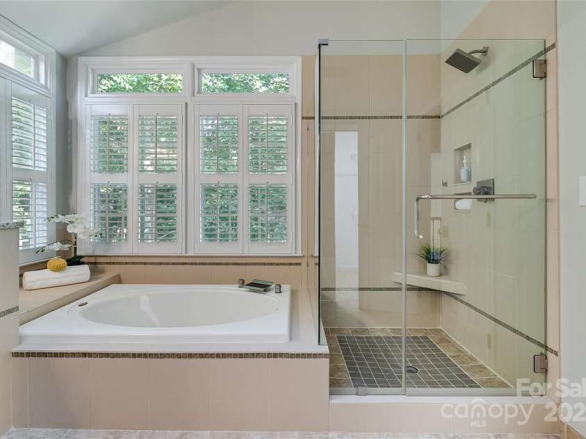 10927 Thornhill Club Drive, Charlotte, NC 28277.  MLS# CAR4266610, YatesRealty ID 17758. 
