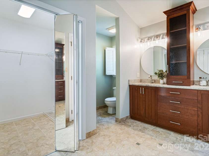 10927 Thornhill Club Drive, Charlotte, NC 28277.  MLS# CAR4266610, YatesRealty ID 17758. 