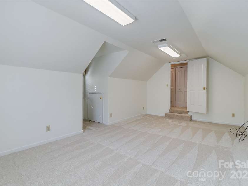 10927 Thornhill Club Drive, Charlotte, NC 28277.  MLS# CAR4266610, YatesRealty ID 17758. 