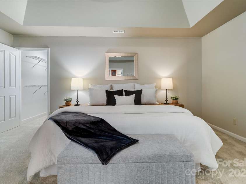10927 Thornhill Club Drive, Charlotte, NC 28277.  MLS# CAR4266610, YatesRealty ID 17758. 
