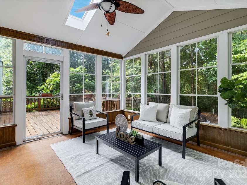 10927 Thornhill Club Drive, Charlotte, NC 28277.  MLS# CAR4266610, YatesRealty ID 17758. 