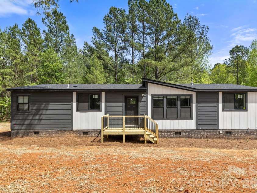1700 Logan Terry Road, Lancaster, SC 29720.  MLS# CAR4366463, YatesRealty ID 17759. 
