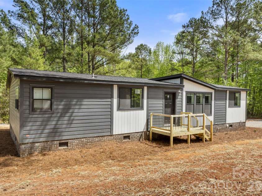 1700 Logan Terry Road, Lancaster, SC 29720.  MLS# CAR4366463, YatesRealty ID 17759. 