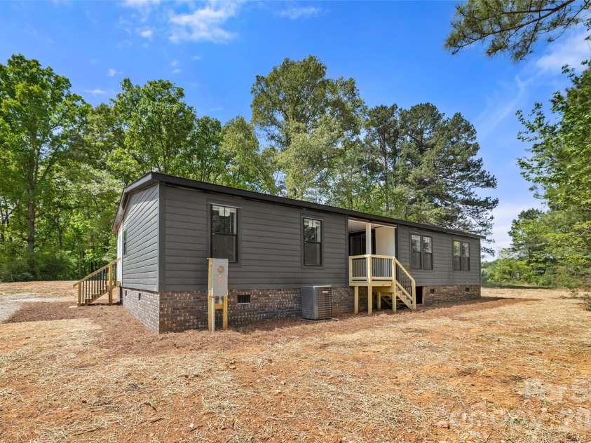 1700 Logan Terry Road, Lancaster, SC 29720.  MLS# CAR4366463, YatesRealty ID 17759. 