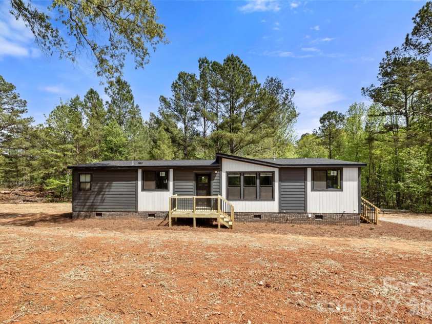 1700 Logan Terry Road, Lancaster, SC 29720.  MLS# CAR4366463, YatesRealty ID 17759. 