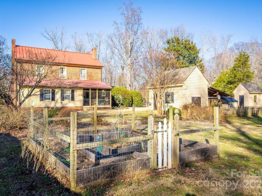 290 Maple Avenue, Mocksville, NC 27028.  MLS# CAR4215095, YatesRealty ID 1776. 