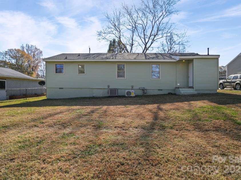 1106 Summer Drive, Gastonia, NC 28052.  MLS# CAR4324502, YatesRealty ID 17760. Backyard -shared 