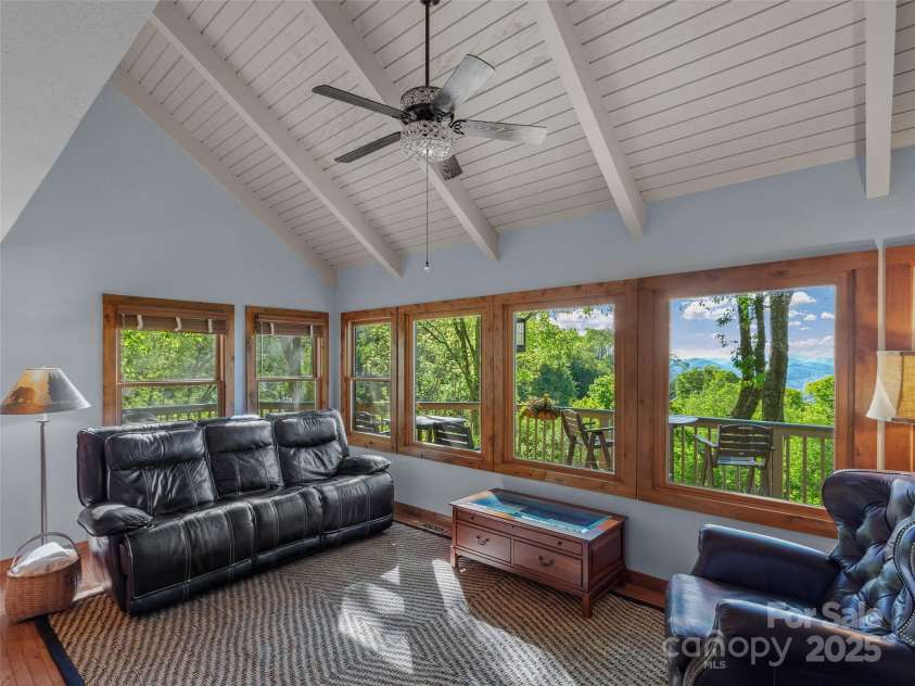 141 Ivy Ridge Road, Burnsville, NC 28714.  MLS# CAR4254255, YatesRealty ID 17761. 