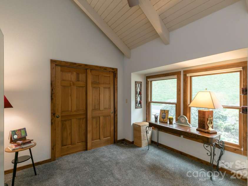 141 Ivy Ridge Road, Burnsville, NC 28714.  MLS# CAR4254255, YatesRealty ID 17761. 