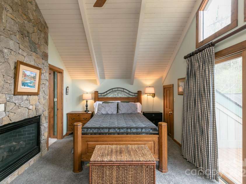 141 Ivy Ridge Road, Burnsville, NC 28714.  MLS# CAR4254255, YatesRealty ID 17761. 