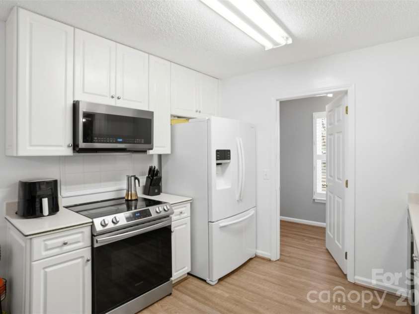 6406 Currywood Place, Charlotte, NC 28227.  MLS# CAR4364218, YatesRealty ID 17762. 