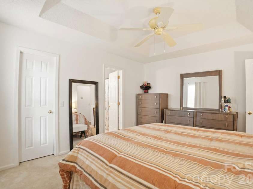 6406 Currywood Place, Charlotte, NC 28227.  MLS# CAR4364218, YatesRealty ID 17762. 