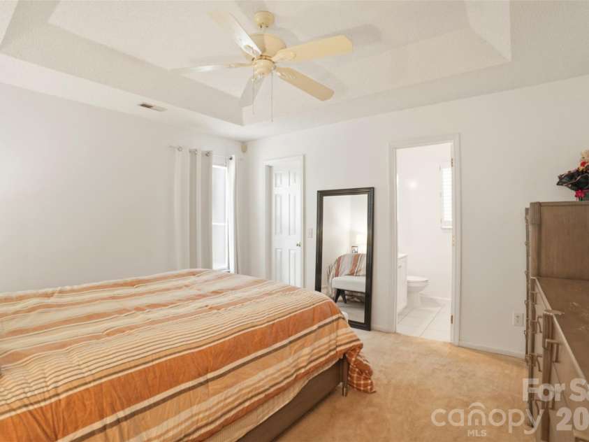 6406 Currywood Place, Charlotte, NC 28227.  MLS# CAR4364218, YatesRealty ID 17762. 