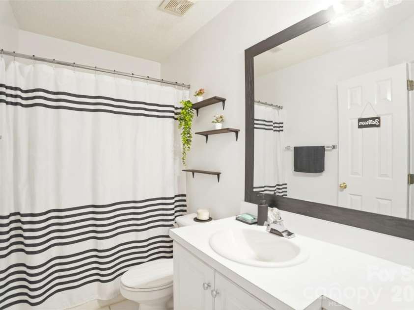 6406 Currywood Place, Charlotte, NC 28227.  MLS# CAR4364218, YatesRealty ID 17762. 