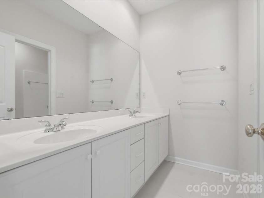 120 Lachlan Drive, Fort Mill, SC 29715.  MLS# CAR4374666, YatesRealty ID 17764. 
