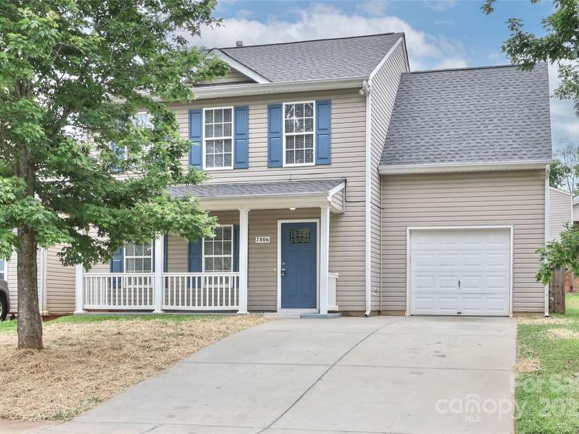 7806 McGarry Trail, Charlotte, NC 28214.  MLS# CAR4267312, YatesRealty ID 17764. 