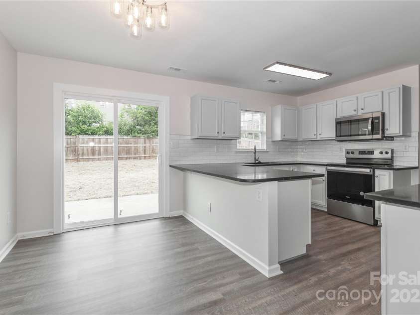 7806 McGarry Trail, Charlotte, NC 28214.  MLS# CAR4267312, YatesRealty ID 17764. 