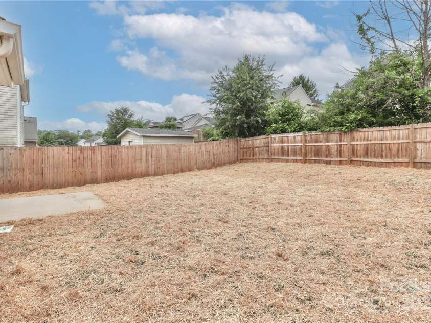 7806 McGarry Trail, Charlotte, NC 28214.  MLS# CAR4267312, YatesRealty ID 17764. 