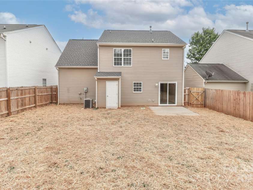 7806 McGarry Trail, Charlotte, NC 28214.  MLS# CAR4267312, YatesRealty ID 17764. 