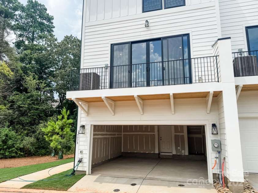 14038 Felix Lane, Charlotte, NC 28277.  MLS# CAR4243570, YatesRealty ID 17765. 