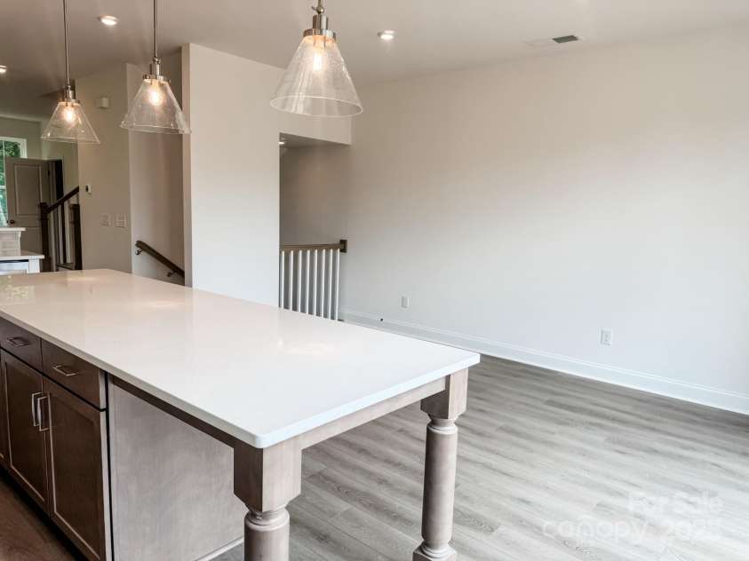 14038 Felix Lane, Charlotte, NC 28277.  MLS# CAR4243570, YatesRealty ID 17765. Gourmet Kitchen