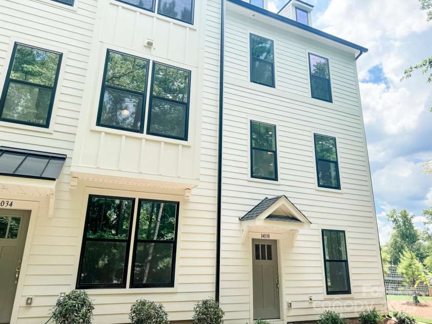 14038 Felix Lane, Charlotte, NC 28277.  MLS# CAR4243570, YatesRealty ID 17765. Welcome to 14038 Felix Lane