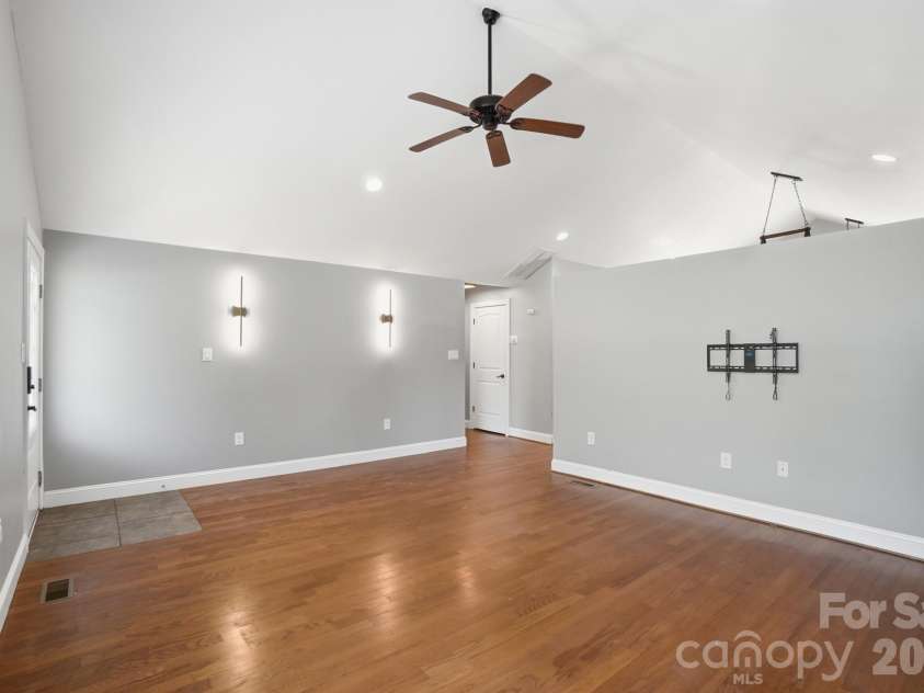 2036 Hickory Hills Drive, Denver, NC 28037.  MLS# CAR4367061, YatesRealty ID 17766. 