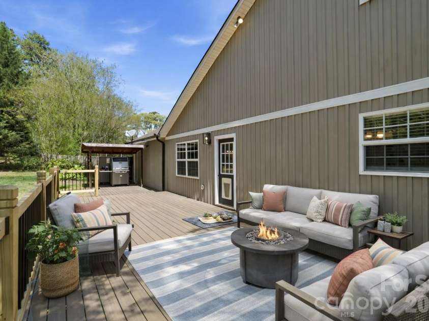 2036 Hickory Hills Drive, Denver, NC 28037.  MLS# CAR4367061, YatesRealty ID 17766. Virtually Staged