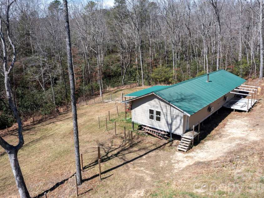 1064 Deer Chase Circle, Cedar Mountain, NC 28718.  MLS# CAR4360517, YatesRealty ID 17767. Outbuilding