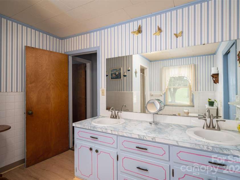 5958 Hoover Elmore Road, Lincolnton, NC 28092.  MLS# CAR4267809, YatesRealty ID 17767. 