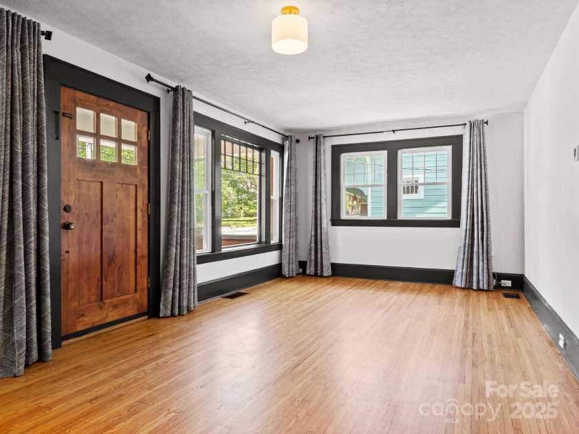 106 Brevard Road, Asheville, NC 28806.  MLS# CAR4267611, YatesRealty ID 17769. 