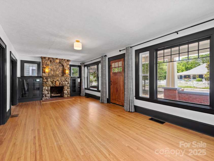 106 Brevard Road, Asheville, NC 28806.  MLS# CAR4267611, YatesRealty ID 17769. 