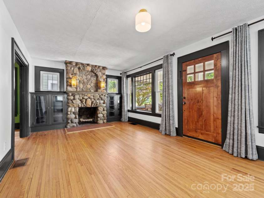 106 Brevard Road, Asheville, NC 28806.  MLS# CAR4267611, YatesRealty ID 17769. 