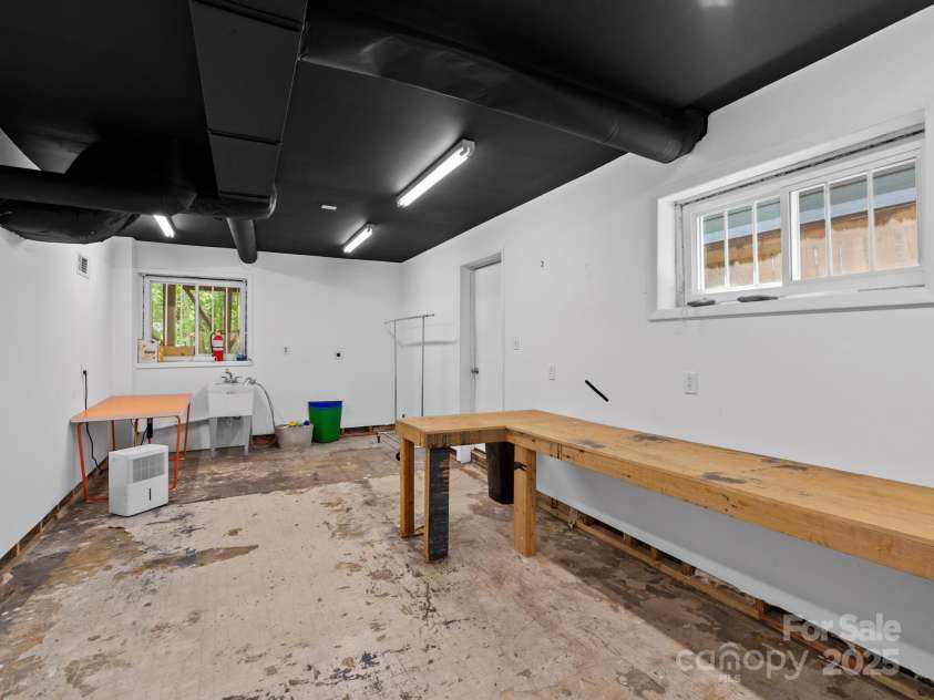 106 Brevard Road, Asheville, NC 28806.  MLS# CAR4267611, YatesRealty ID 17769. 