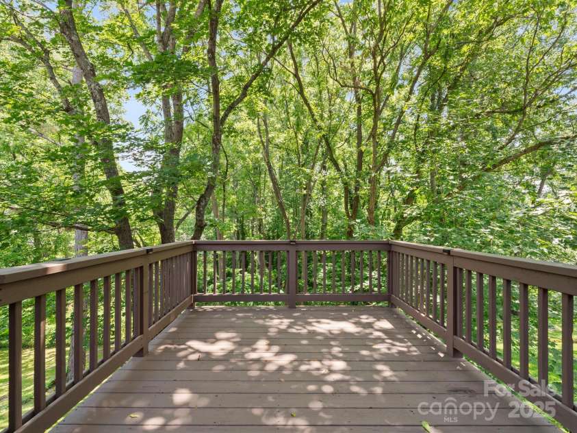 106 Brevard Road, Asheville, NC 28806.  MLS# CAR4267611, YatesRealty ID 17769. 