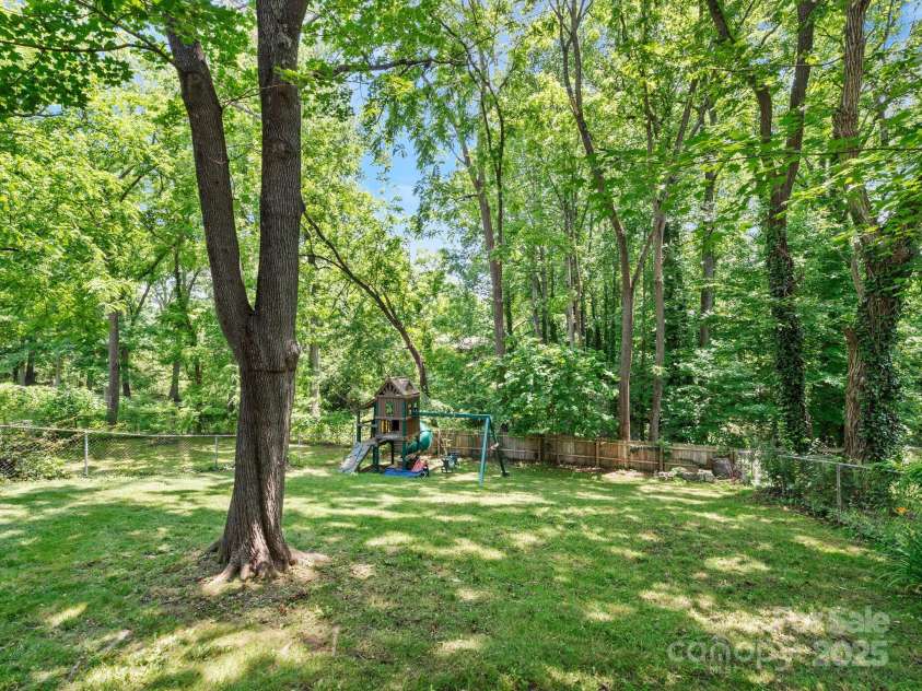 106 Brevard Road, Asheville, NC 28806.  MLS# CAR4267611, YatesRealty ID 17769. 