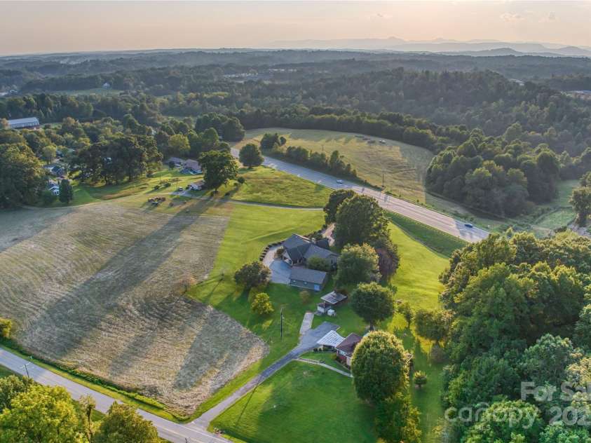 2505 Morganton Boulevard, Lenoir, NC 28645.  MLS# CAR4275893, YatesRealty ID 1777. 