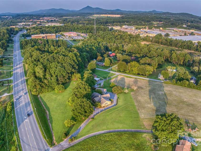 2505 Morganton Boulevard, Lenoir, NC 28645.  MLS# CAR4275893, YatesRealty ID 1777. 