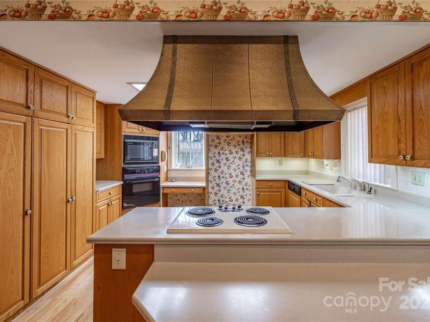 2505 Morganton Boulevard, Lenoir, NC 28645.  MLS# CAR4275893, YatesRealty ID 1777. 