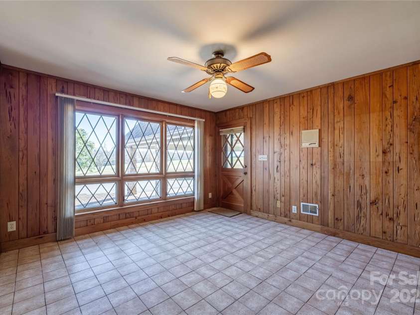 2505 Morganton Boulevard, Lenoir, NC 28645.  MLS# CAR4275893, YatesRealty ID 1777. 