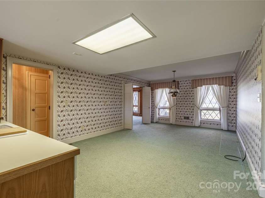 2505 Morganton Boulevard, Lenoir, NC 28645.  MLS# CAR4275893, YatesRealty ID 1777. 